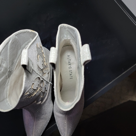 Altar'd State Silver Rhinestoned Sparkly Heeled Cowboy Boots Size 9 - Picture 6 of 14